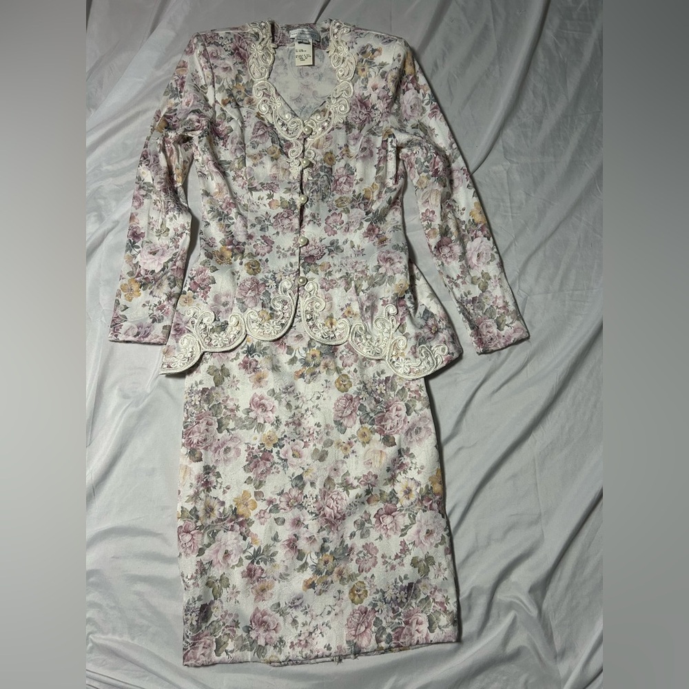 Scott McClintock Vintage 80s Ivory Brocade Skirt Suit Size 8 Petite Pearl Lace